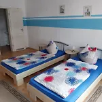 Zum S C H M U C K Giebel - & Guest house