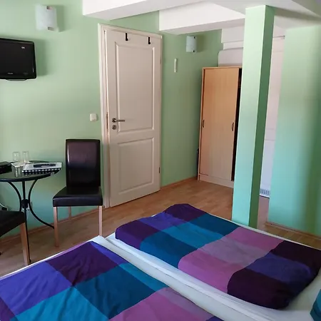 Zum S C H M U C K Giebel - & Guest house