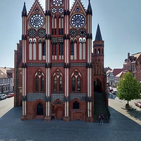 Zum S C H M U C K Giebel - & Pensjonat 3*