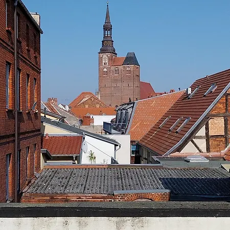 Gasthof Zum S C H M U C K Giebel - Pension&fewo Tangermünde