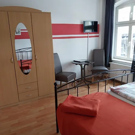 Guest house Zum S C H M U C K Giebel - &