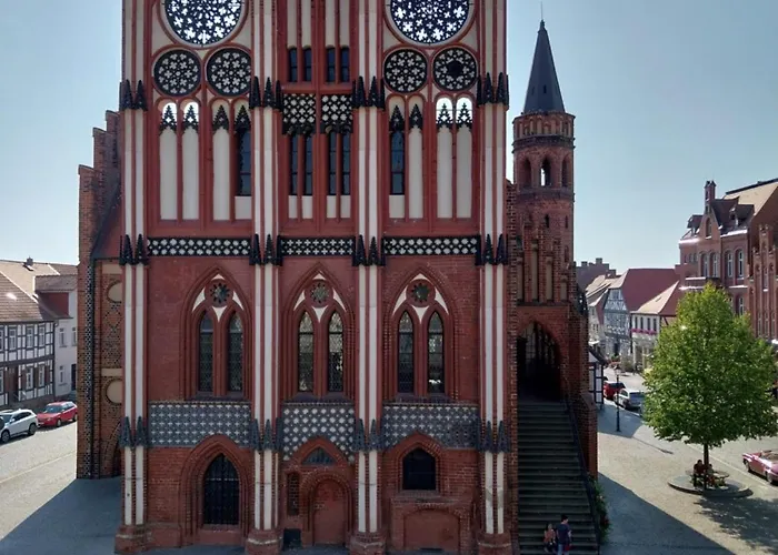 Zum S C H M U C K Giebel - Pension&fewo Gasthof 3*