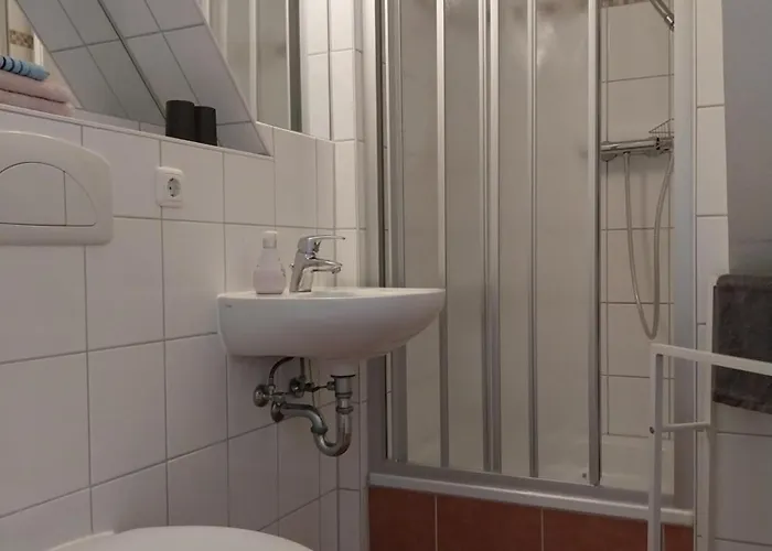 Zum S C H M U C K Giebel - Pension&fewo 3*